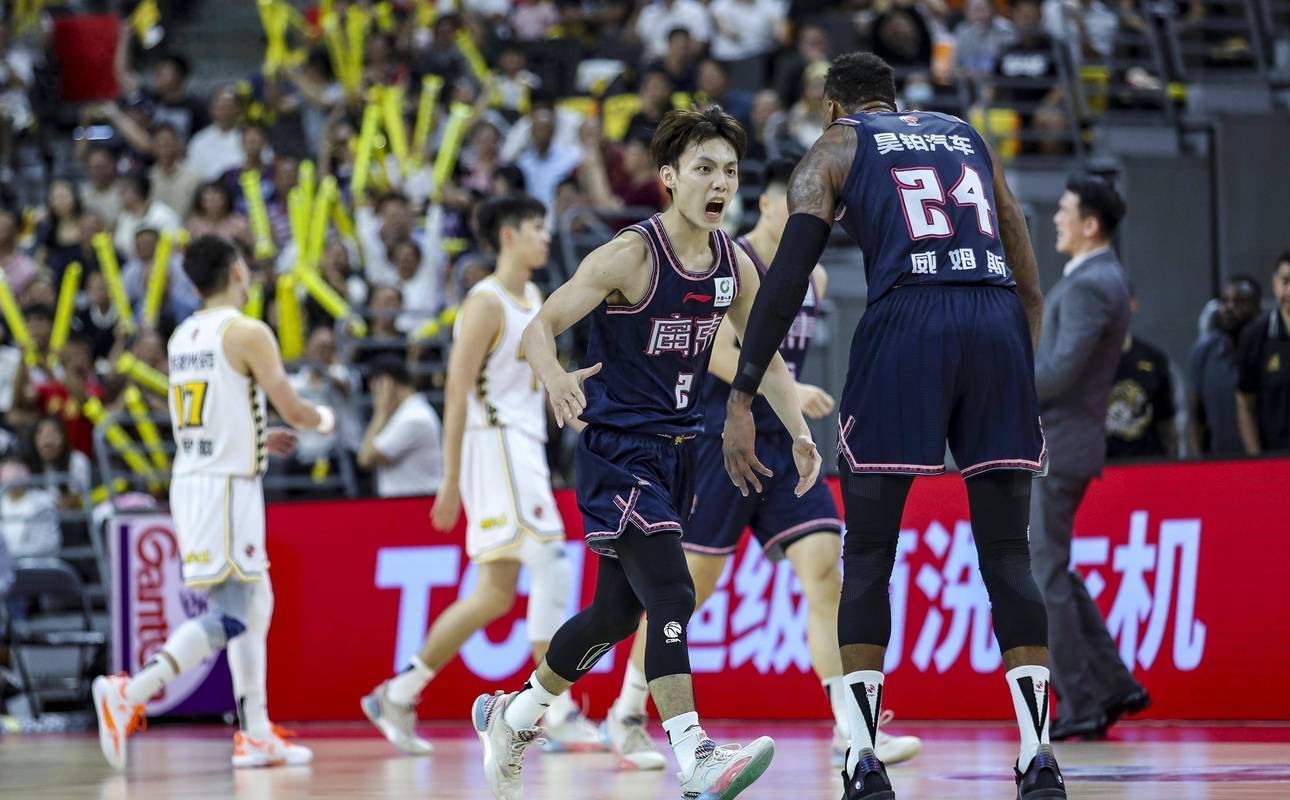 恩菲尔德伤病名单更新,关键球员状态备受关注的简单介绍 恩菲尔德伤病名单更新,关键球员状态备受关注的简单介绍