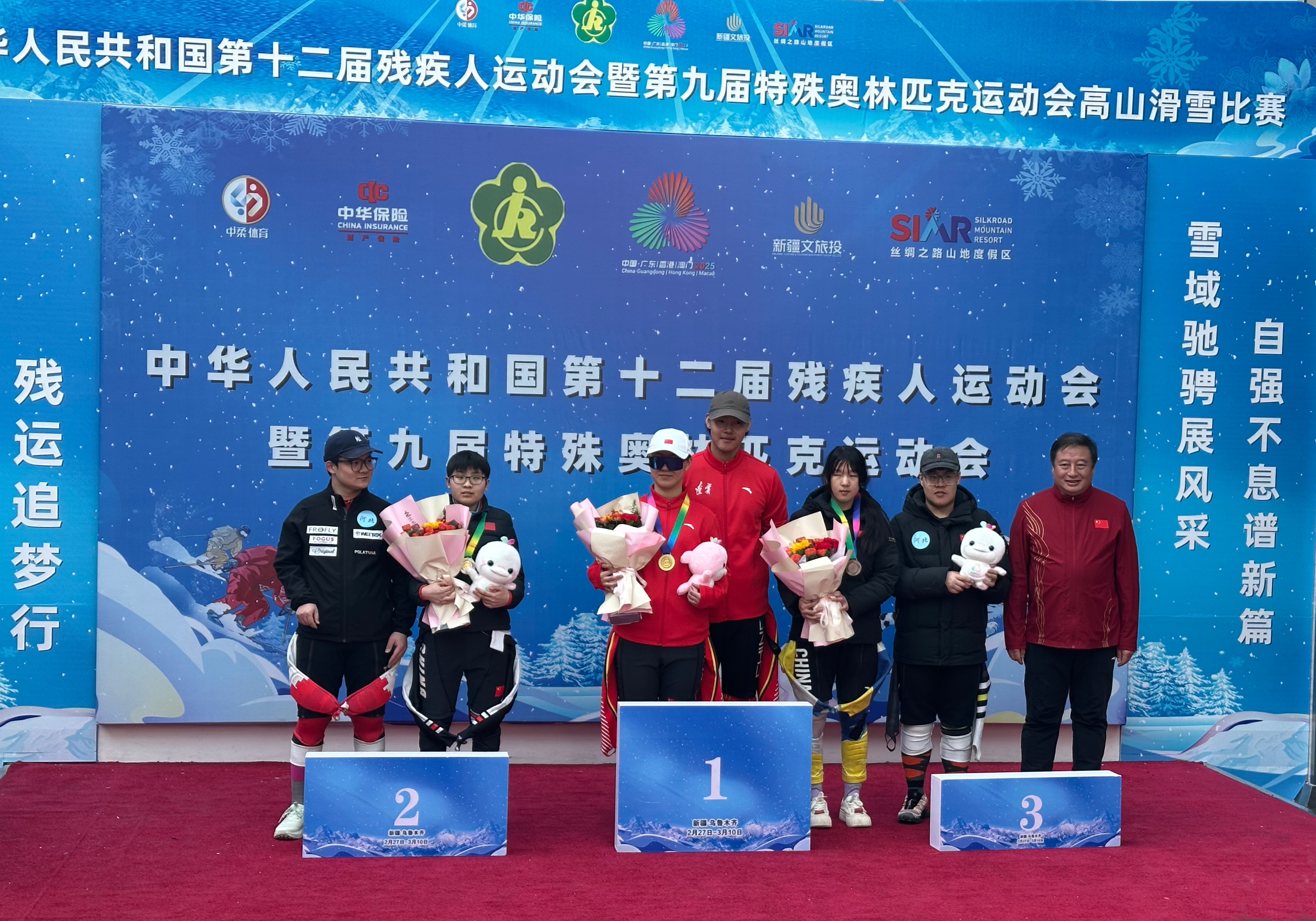 中国选手在比赛中勇夺金牌,令人振奋 中国选手在比赛中勇夺金牌,令人振奋