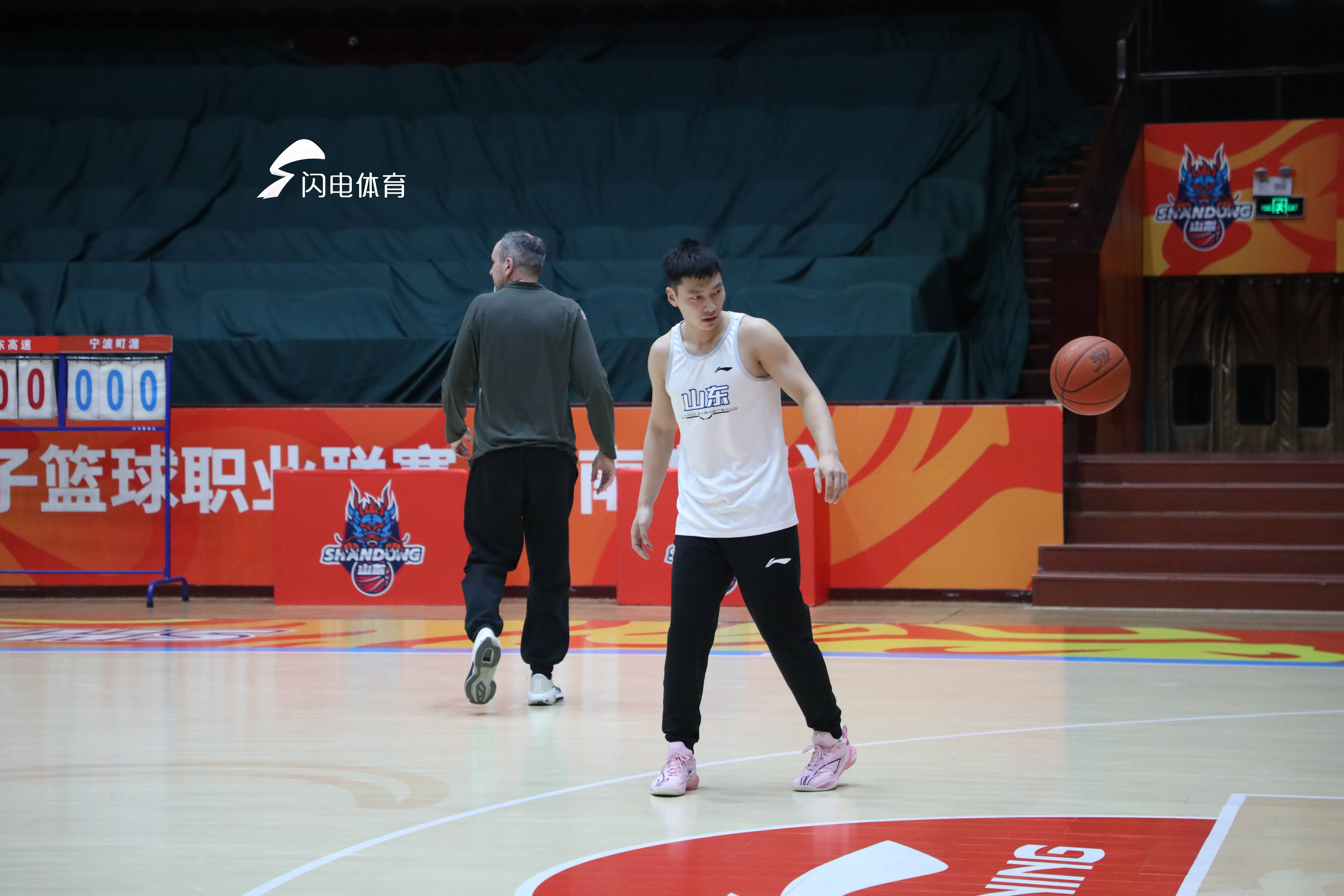 CBA赛季新政策出台,球队备战全面展开 CBA赛季新政策出台,球队备战全面展开