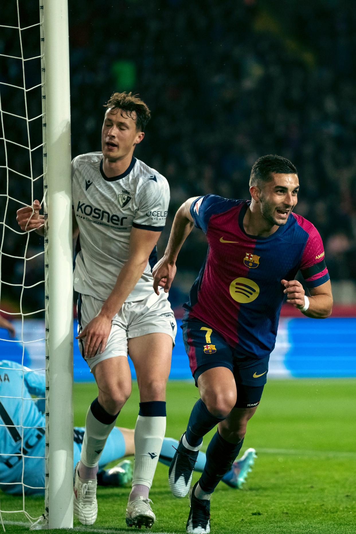 包含戈麦斯献绝杀,巴塞罗那扩大领先的词条 包含戈麦斯献绝杀,巴塞罗那扩大领先的词条