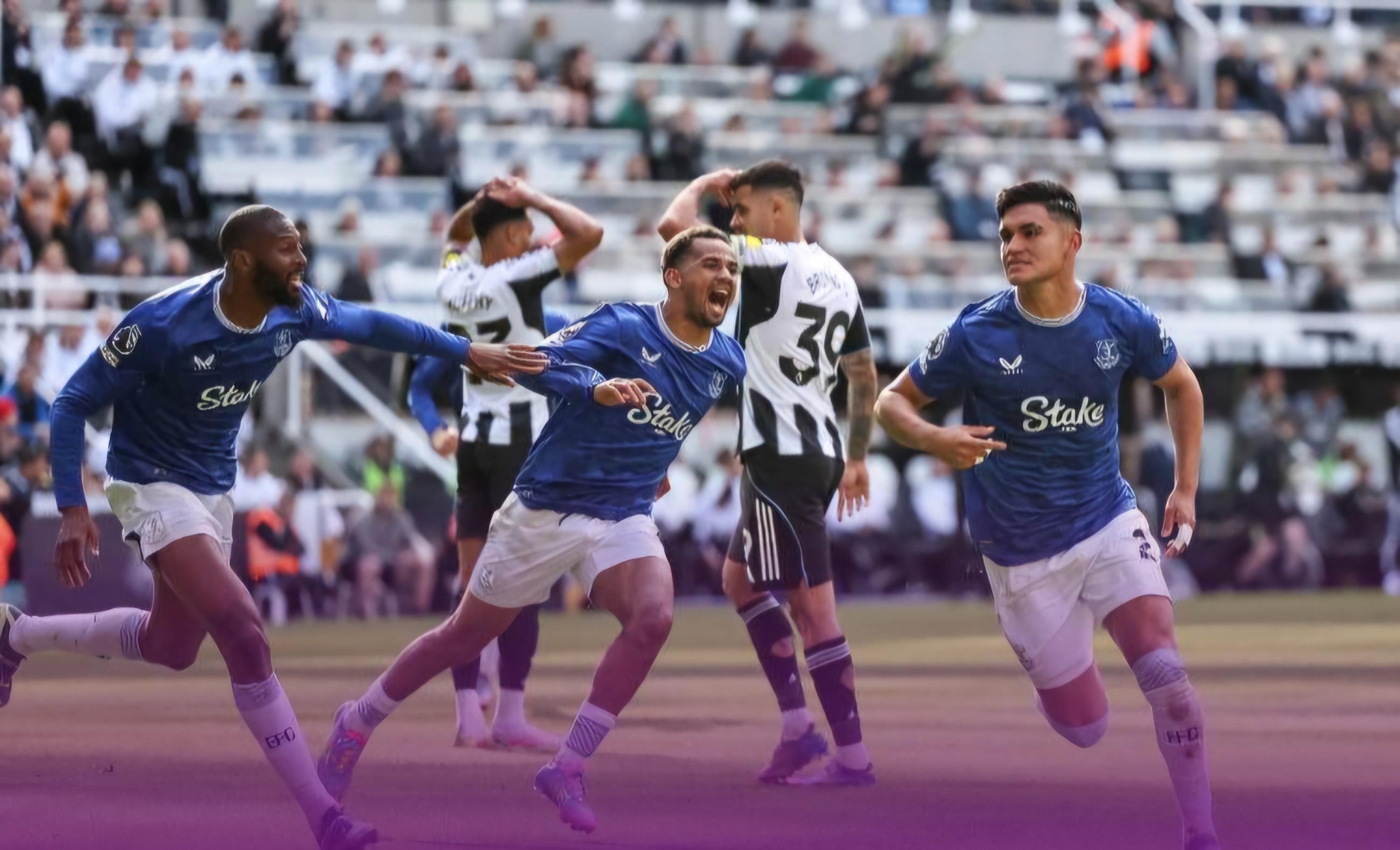 曼联主场逼平热刺,欧冠席位前景仍存疑问的简单介绍 曼联主场逼平热刺,欧冠席位前景仍存疑问的简单介绍