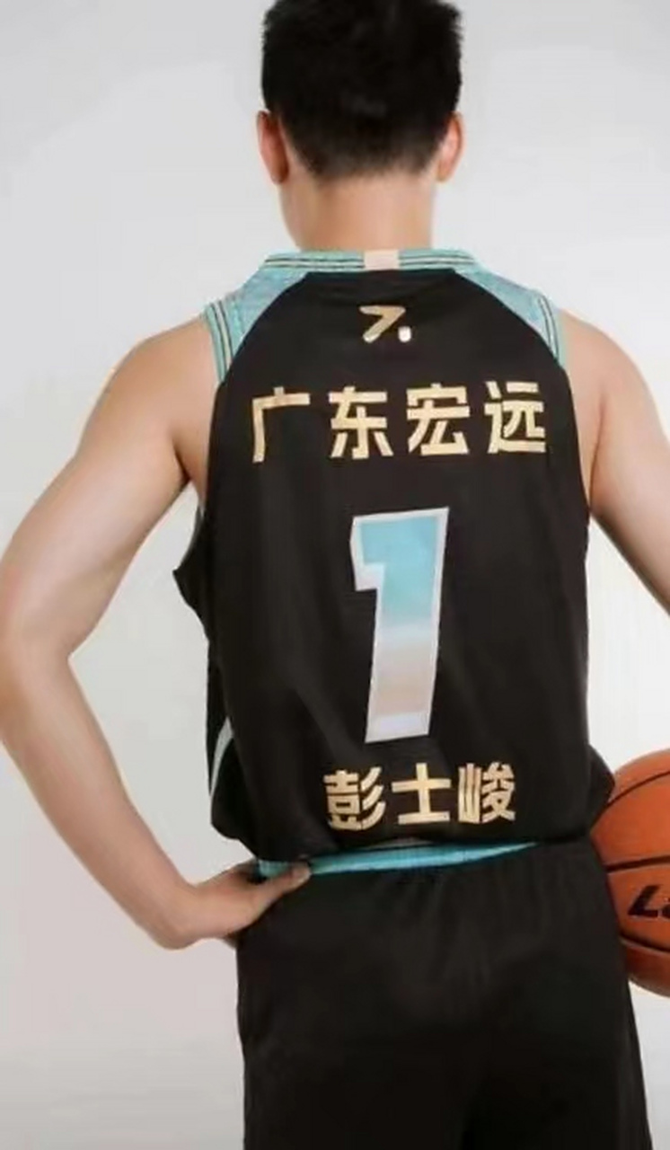 广东足球队在全国女子联赛上领先一步 广东足球队在全国女子联赛上领先一步