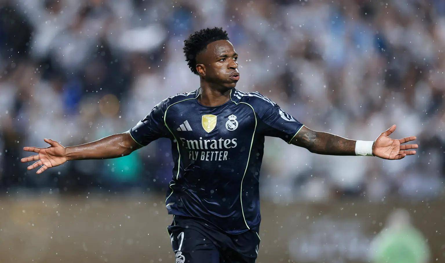 球队实力逐渐蜕变,新一代球员崭露头角 球队实力逐渐蜕变,新一代球员崭露头角