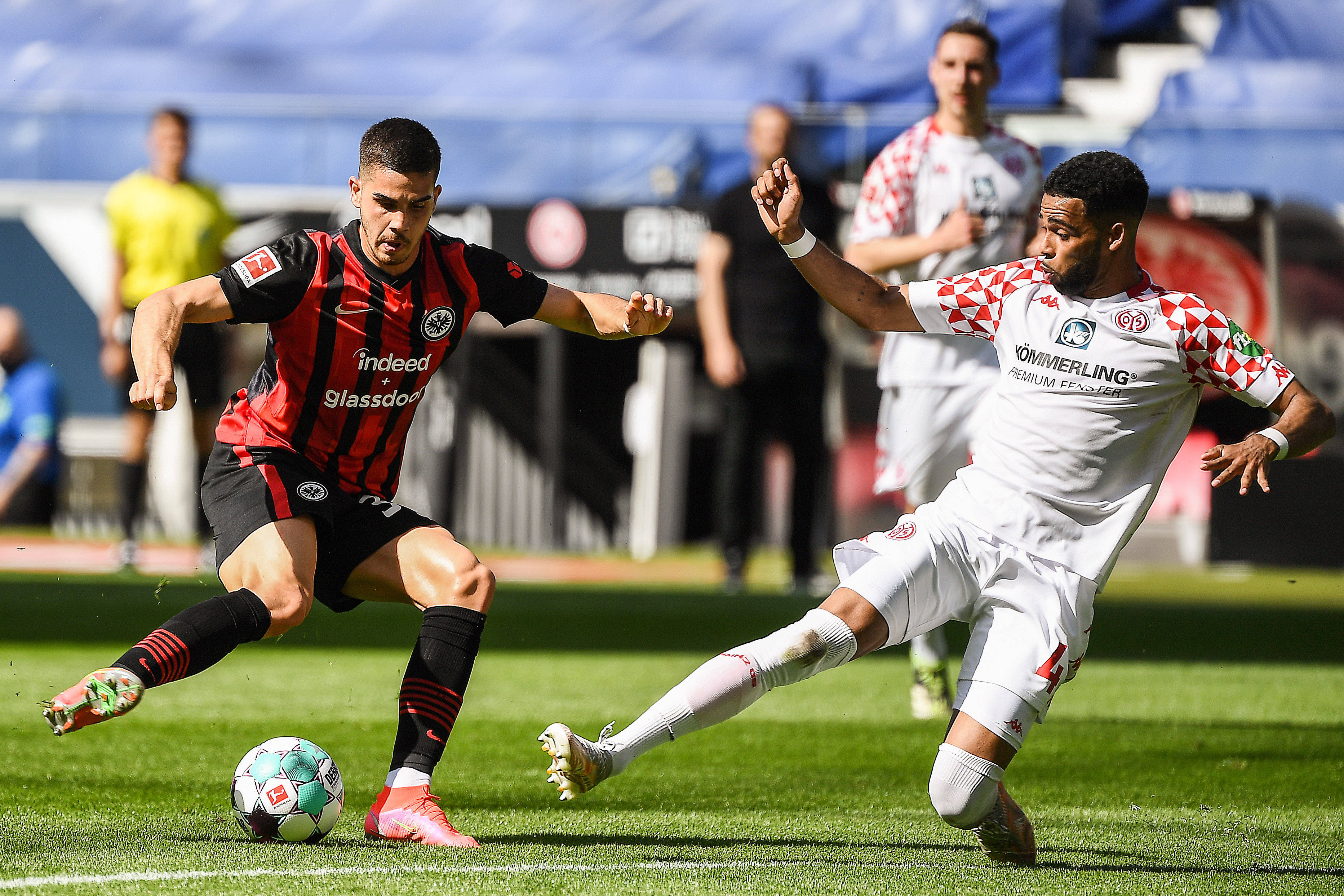 包含莱比锡红牛主帅强调团结一致备战的词条 包含莱比锡红牛主帅强调团结一致备战的词条