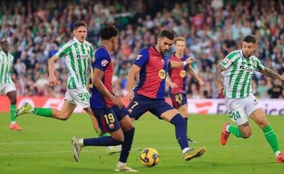 瓦伦西亚中后卫受伤恐缺席多场比赛的简单介绍 瓦伦西亚中后卫受伤恐缺席多场比赛的简单介绍