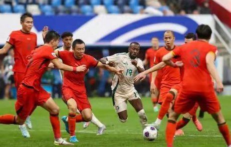 米兰体育教练-球迷们讨论最近一场比赛中的表现如何?的简单介绍