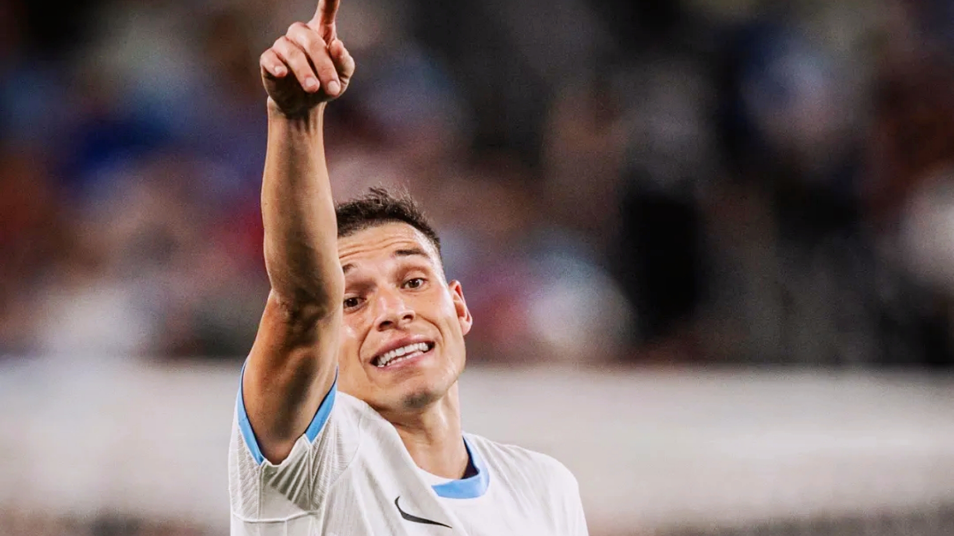 关于曼联官方宣布签约巴黎圣日耳曼功勋中场！的信息