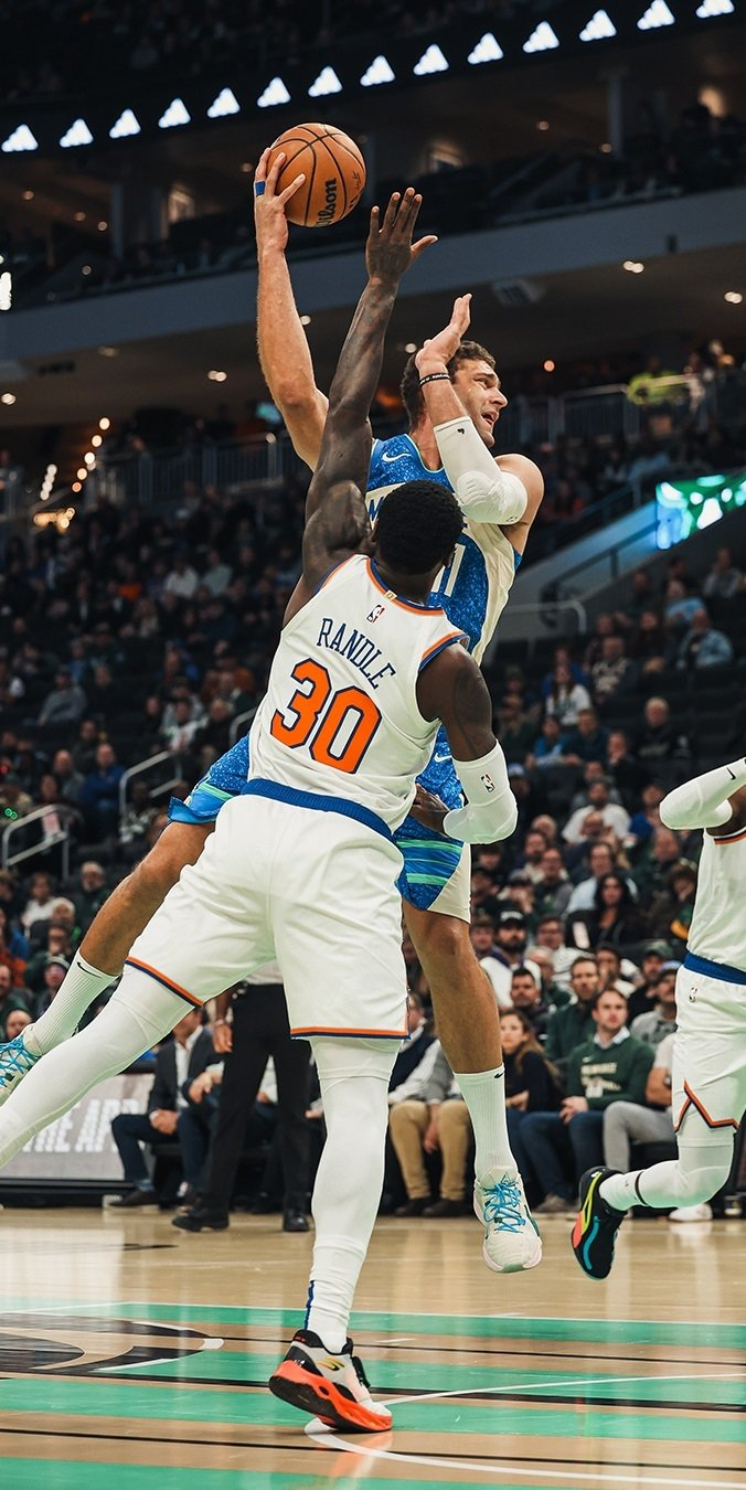 米兰体育电竞-雄鹿大胜尼克斯,保持强势