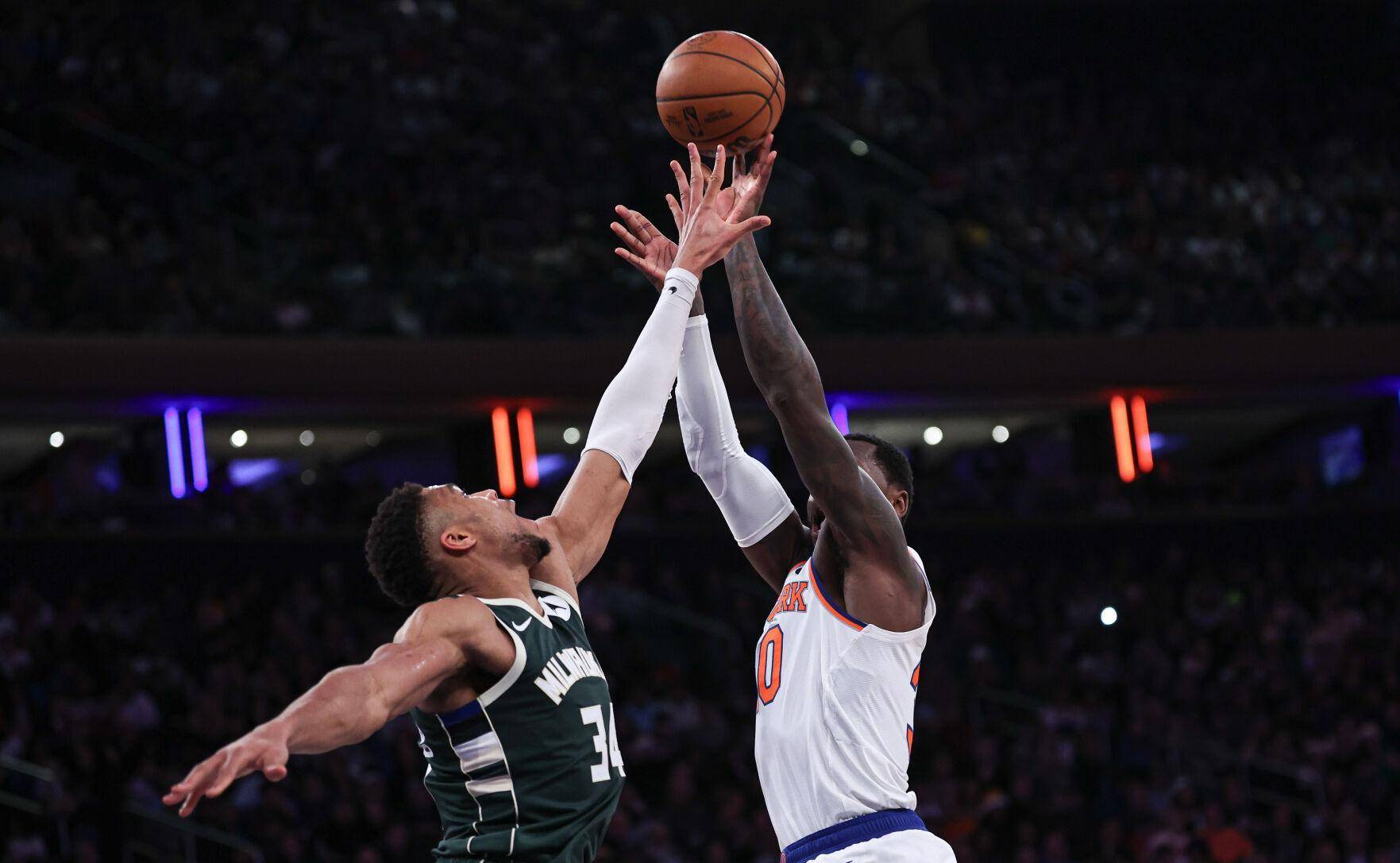 雄鹿逆转活塞,取得七连胜